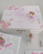 Trusou botez -Fetita cu flori in brate - imagine 8