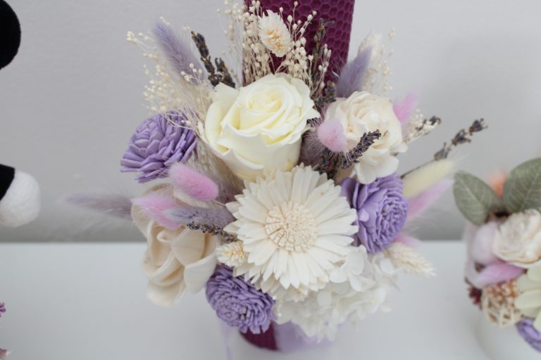 Lumanare botez flori uscate mov
